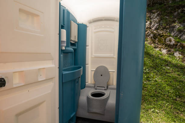 Best Portable toilet rental cost  in Bellevue, OH